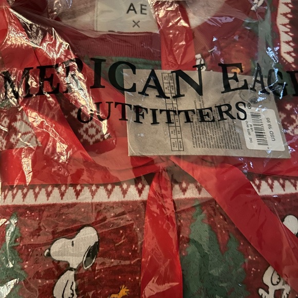 Unopened snoopy Christmas sweat set - Picture 2 of 2